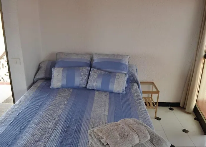 Cisnes Encantadora Casa Con Jardin Y Estudio Vista Al Mar בית נופש